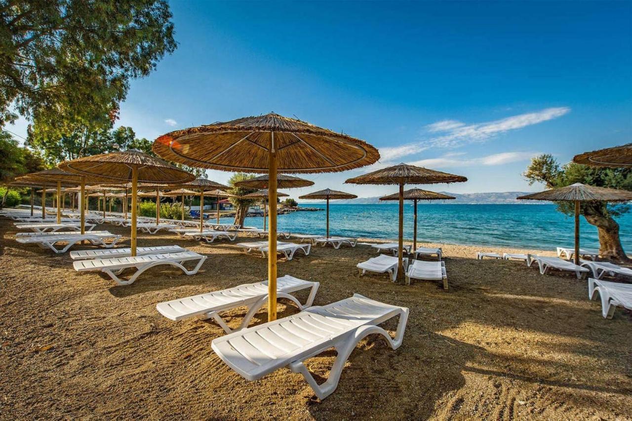 Evia Riviera Resort Amarynthos Exterior foto