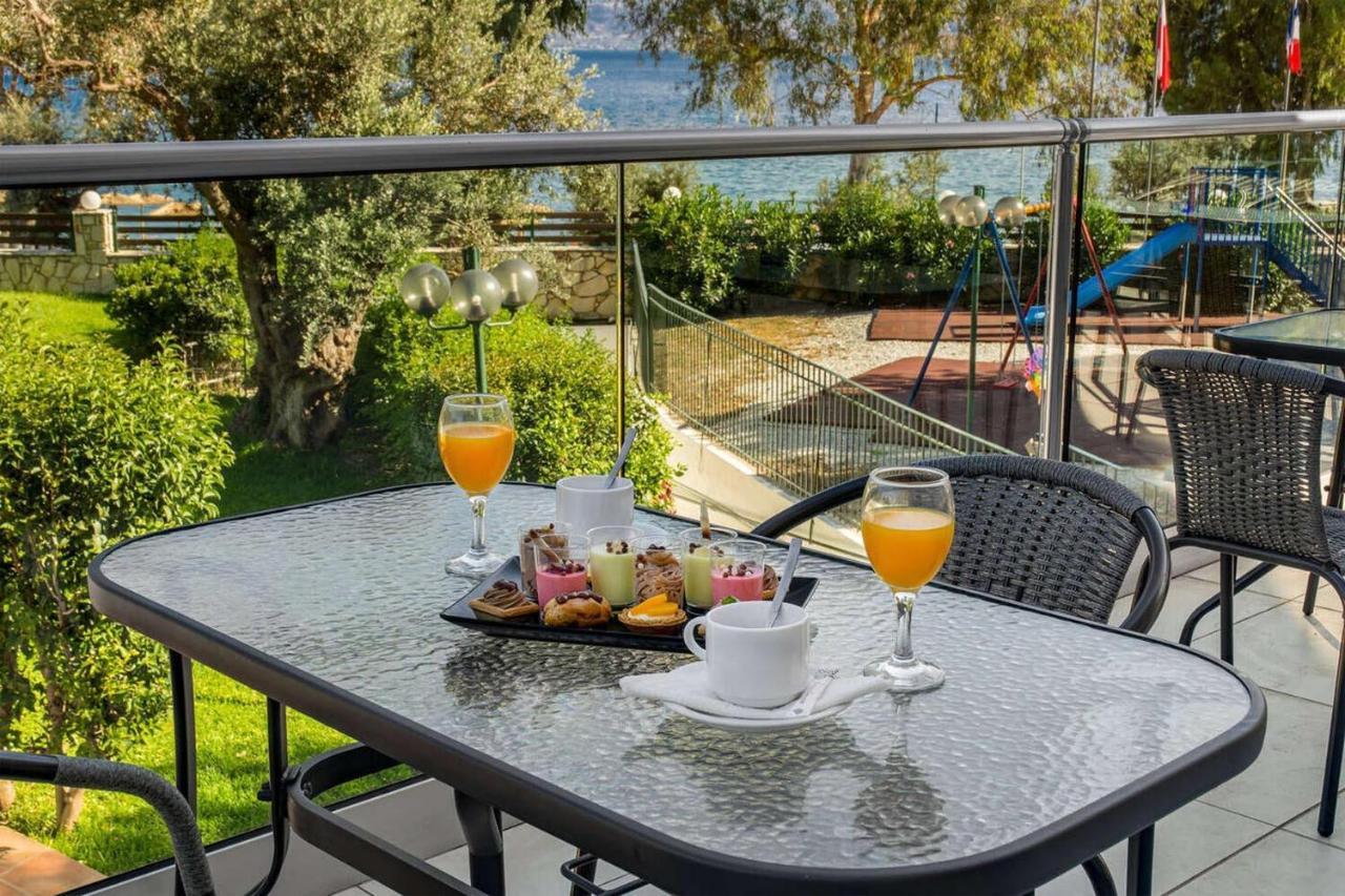 Evia Riviera Resort Amarynthos Exterior foto